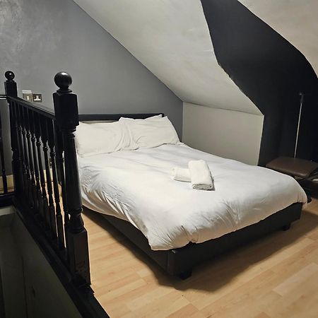 Umbrella Properties London Excel Екстериор снимка