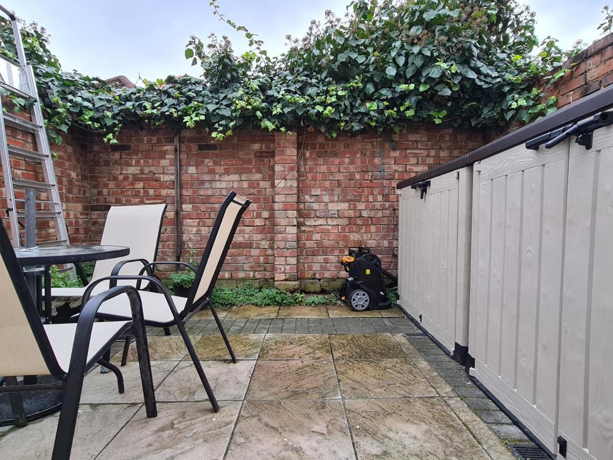 Umbrella Properties London Excel Екстериор снимка