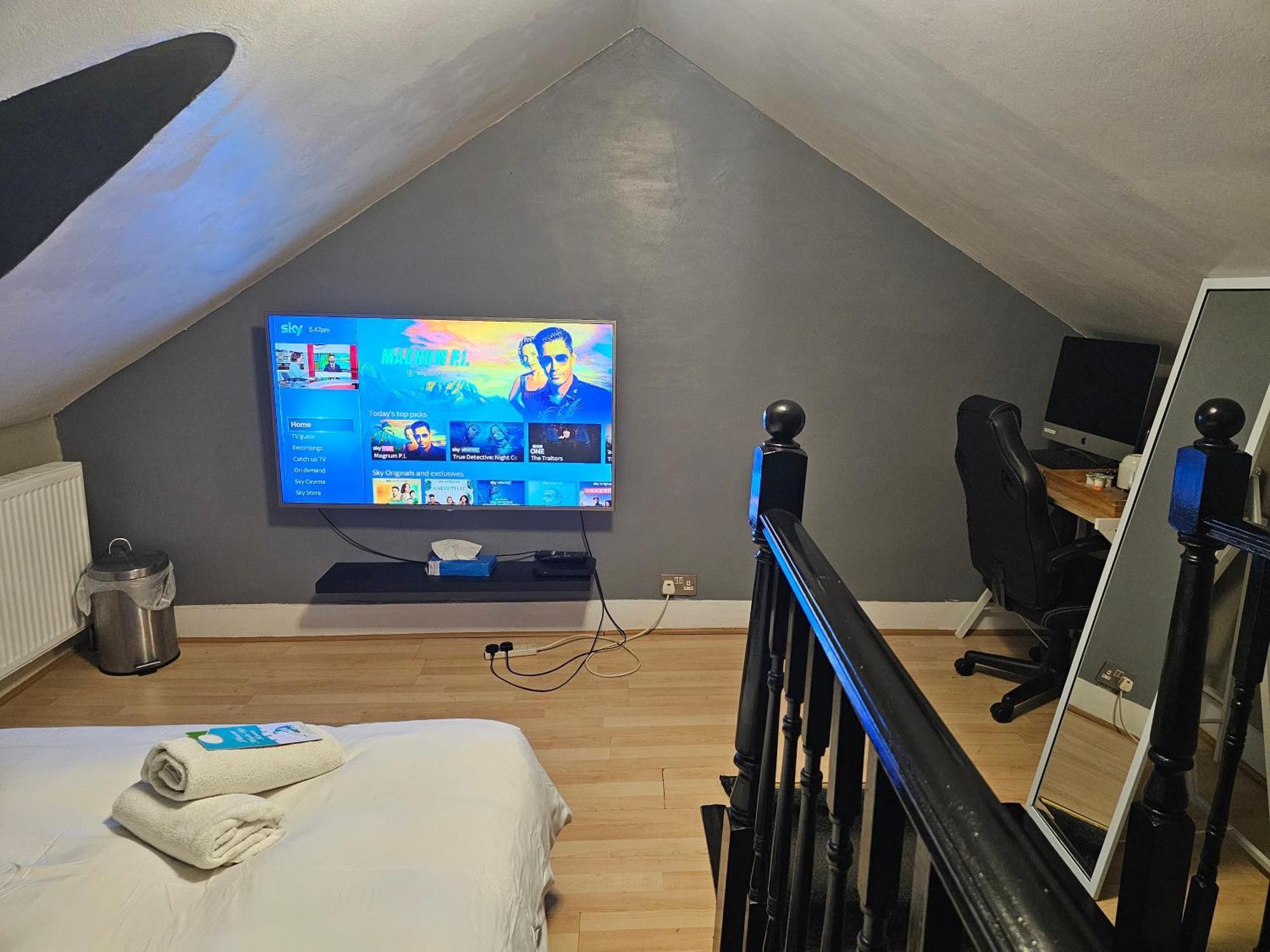 Umbrella Properties London Excel Екстериор снимка