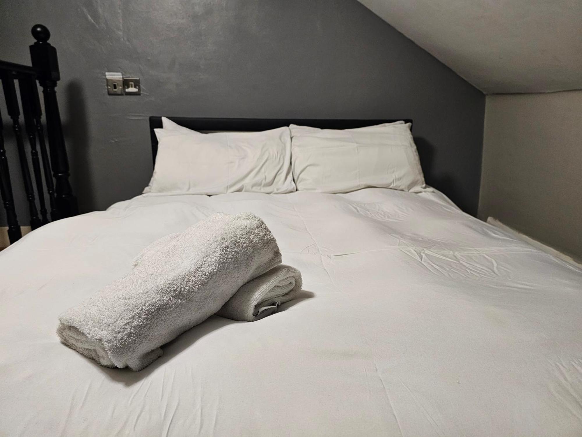 Umbrella Properties London Excel Екстериор снимка