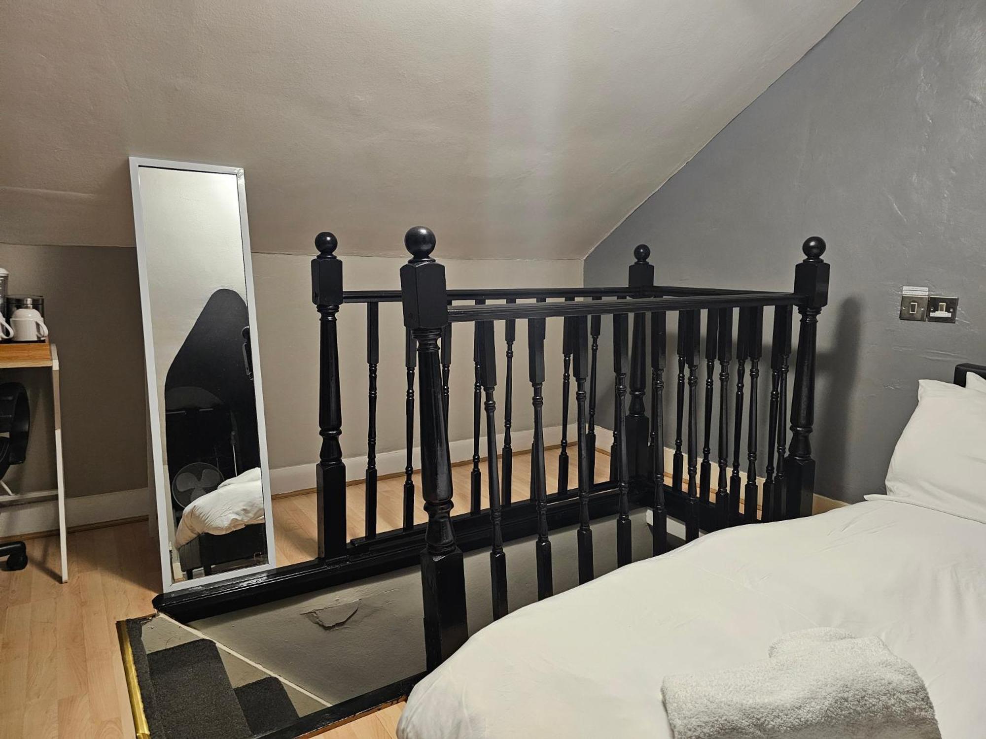 Umbrella Properties London Excel Екстериор снимка