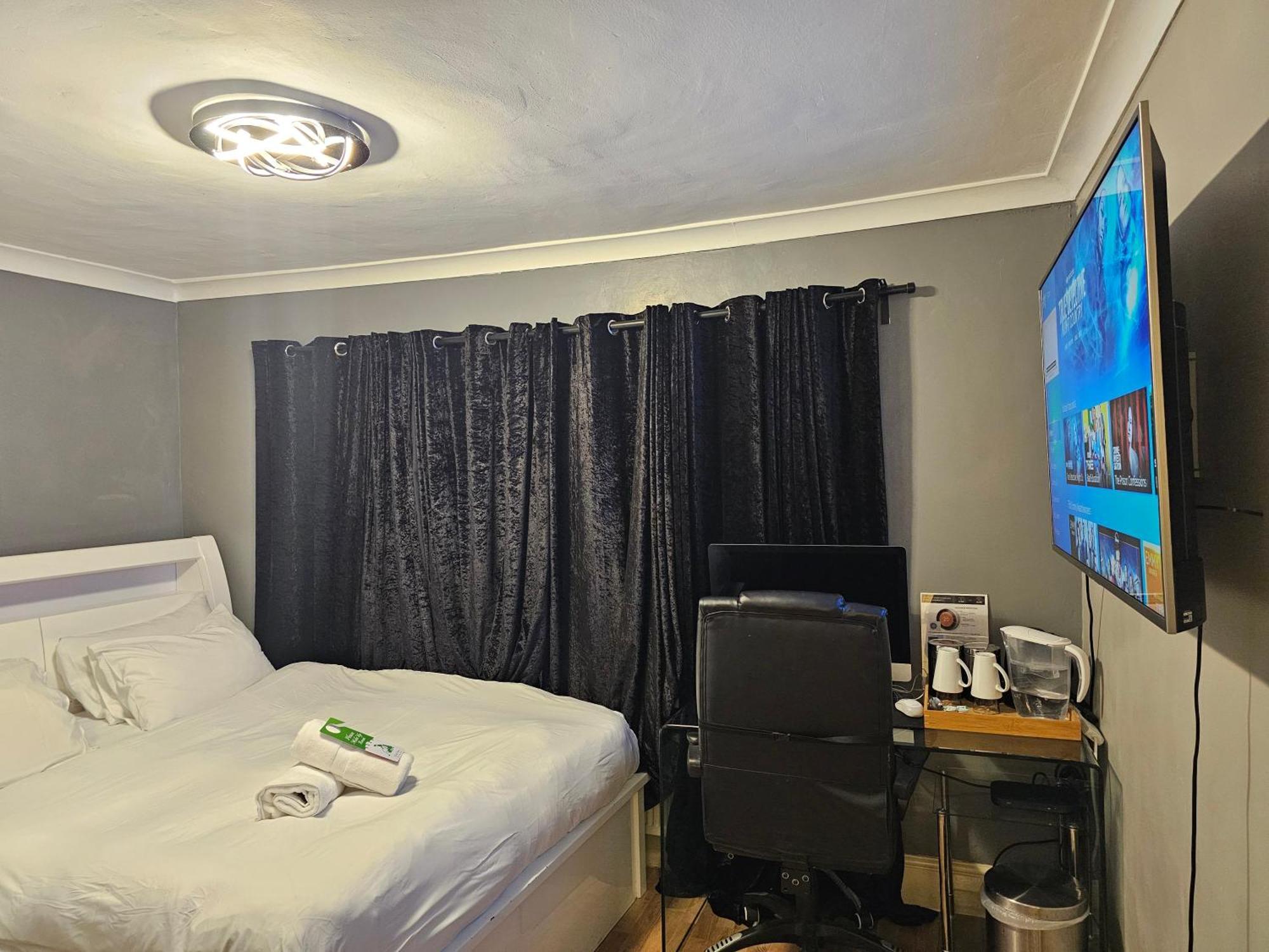 Umbrella Properties London Excel Екстериор снимка