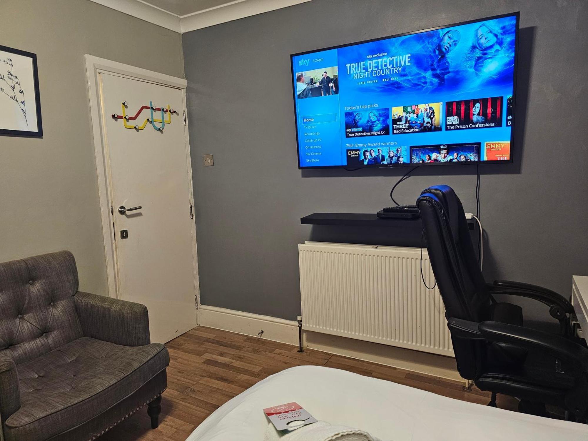 Umbrella Properties London Excel Екстериор снимка